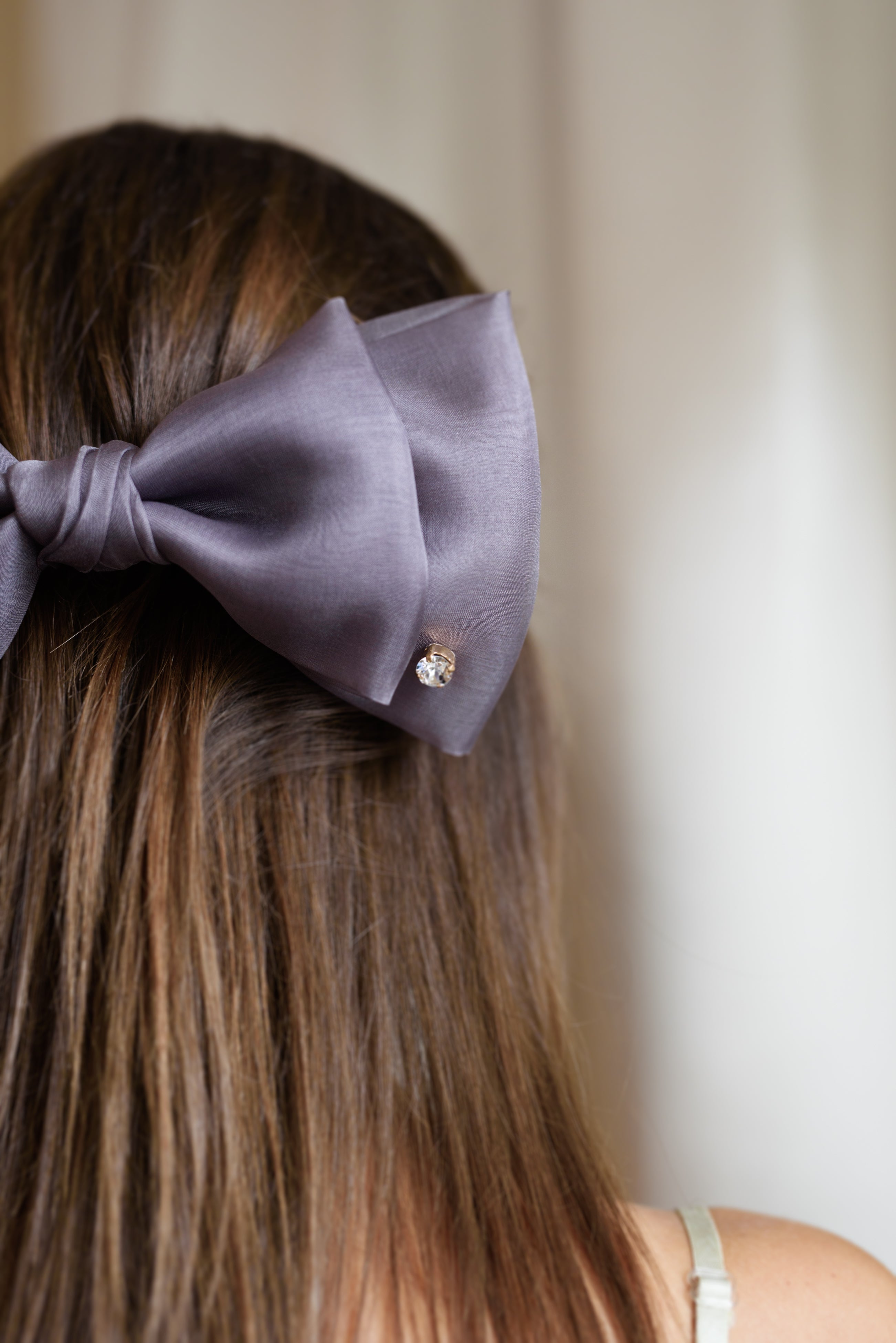 Theodora White Hair Bow – THEODORA Atelier