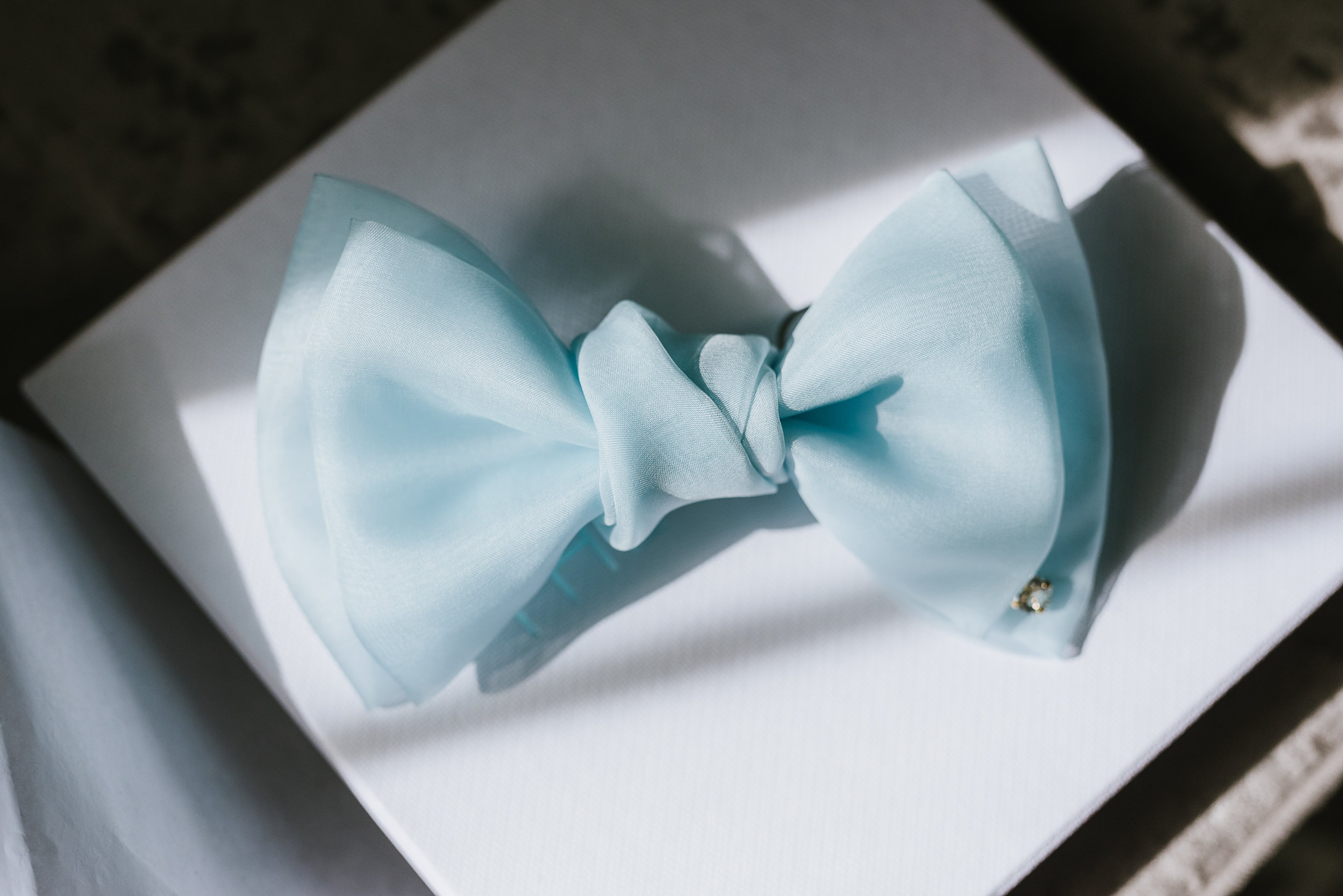 Theodora White Hair Bow – THEODORA Atelier