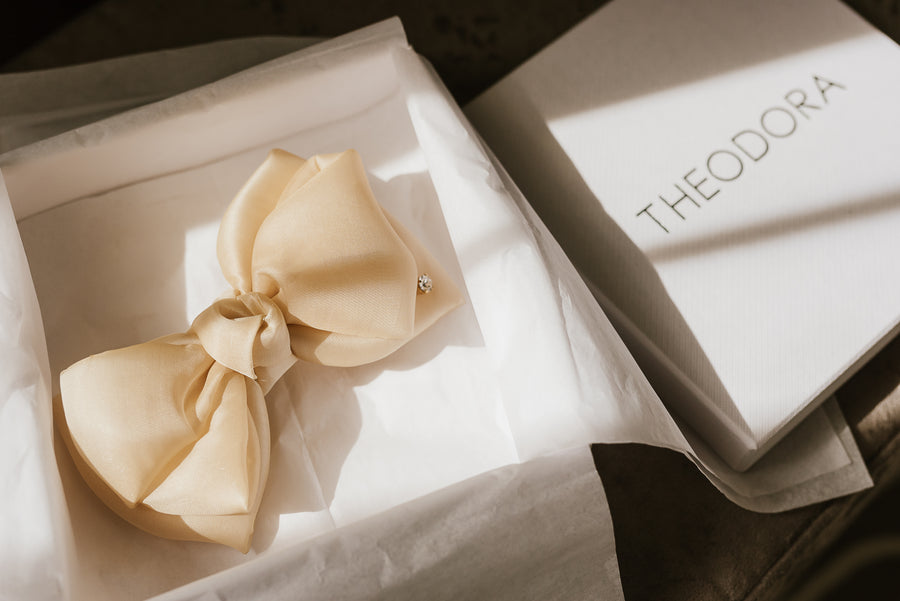 Theodora White Hair Bow – THEODORA Atelier